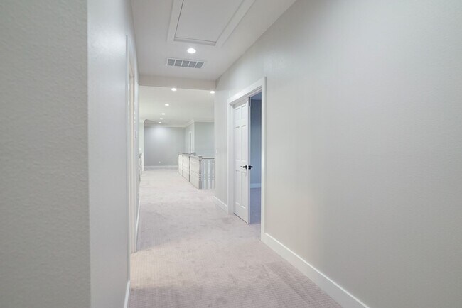 Building Photo - Pete’s Mountain Estate with Mountain Views