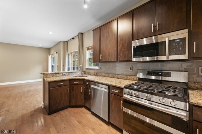 Building Photo - 2 Rider Terrace