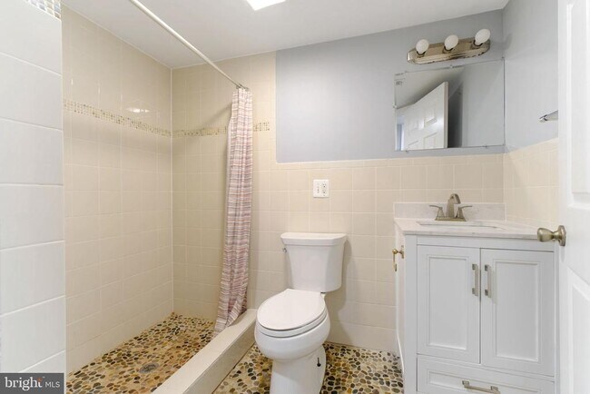 Building Photo - 2600 Arvin St