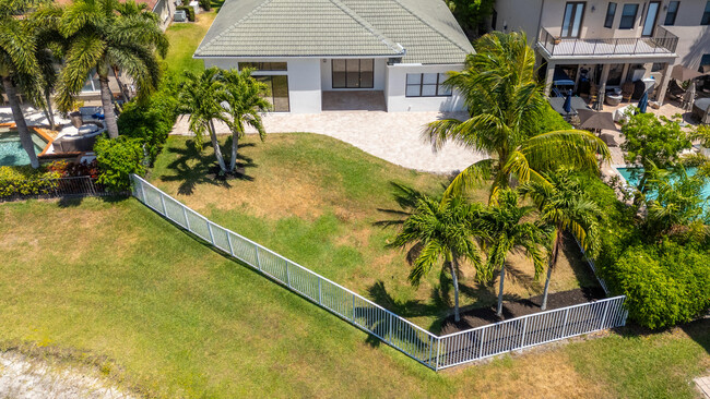 Building Photo - 1256 Beacon Cir