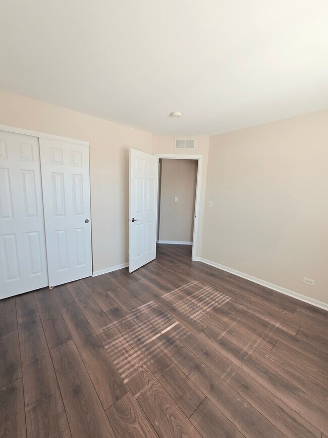 Building Photo - 3401 Kentshire Cir