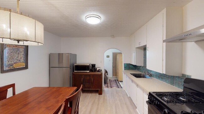 Building Photo - 2101 New York Ave SW