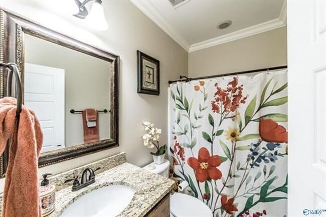 Building Photo - 1716 NE Wellman Ave