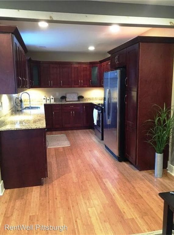 Building Photo - 1712 Fox Way