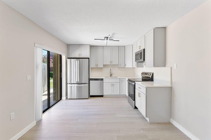 Building Photo - 2893 SW 22nd Cir