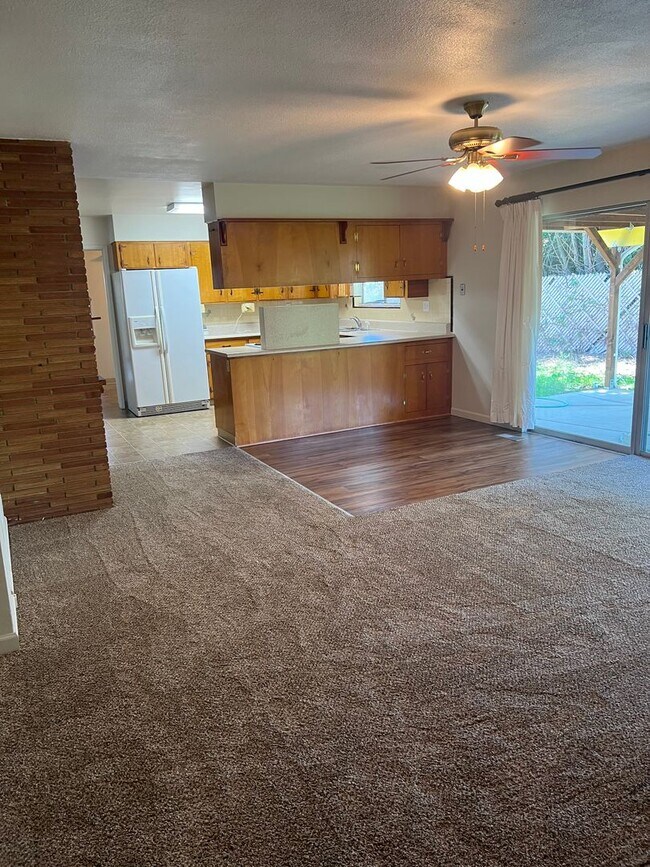 Building Photo - pd01 - Parkdale Estates Inc