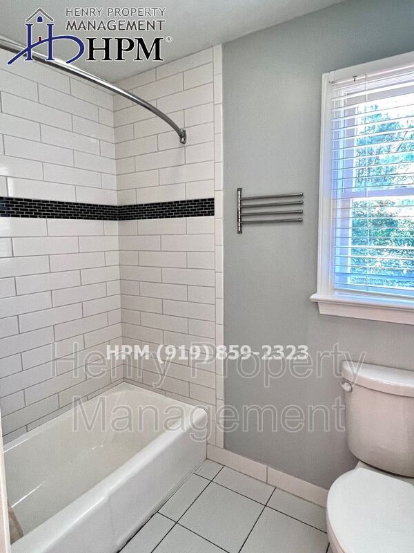 Building Photo - 4301 Ellinwood Dr