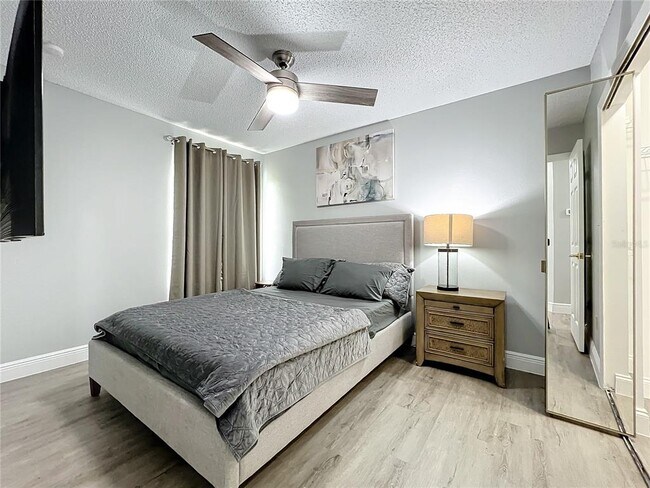 Building Photo - 2731 N Poinciana Blvd