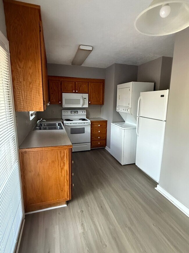 Building Photo - 1416 Meadow Ave