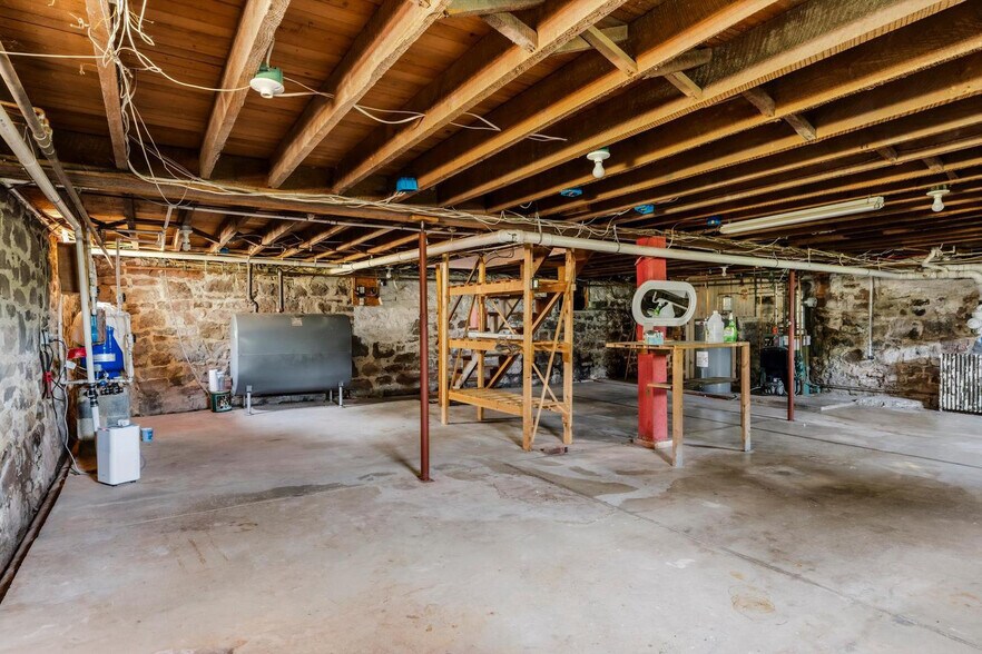 Building Photo - 1104 Alleghenyville Rd
