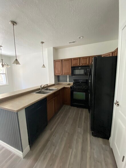 Building Photo - 24 S 1520 W