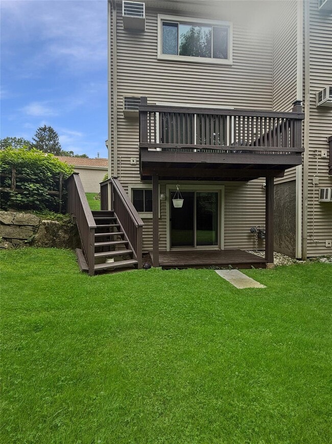 Building Photo - 1806 Village Dr