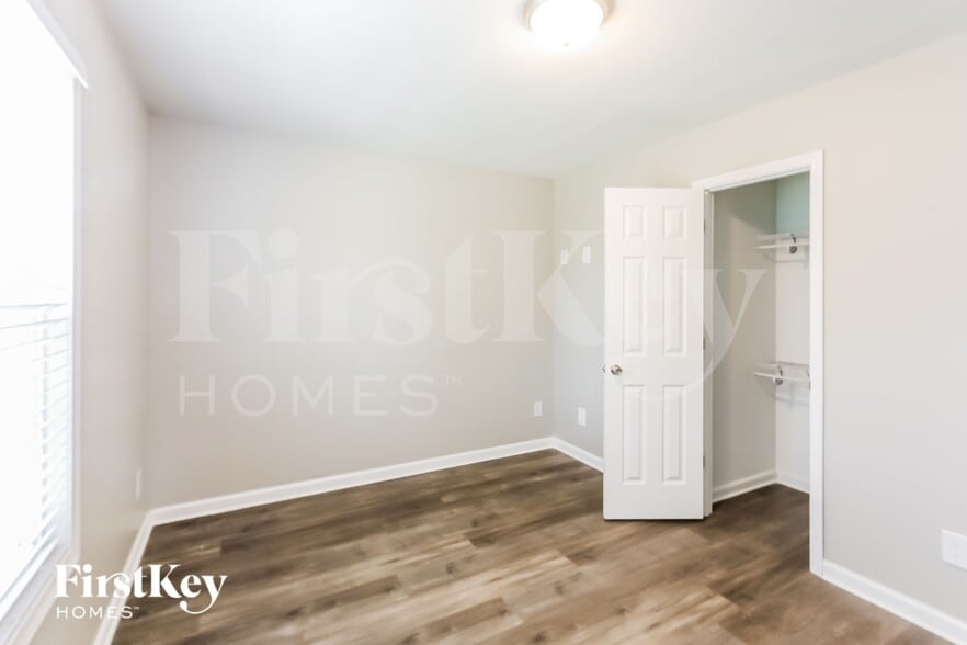 Building Photo - 10234 Orchard Grass Ct