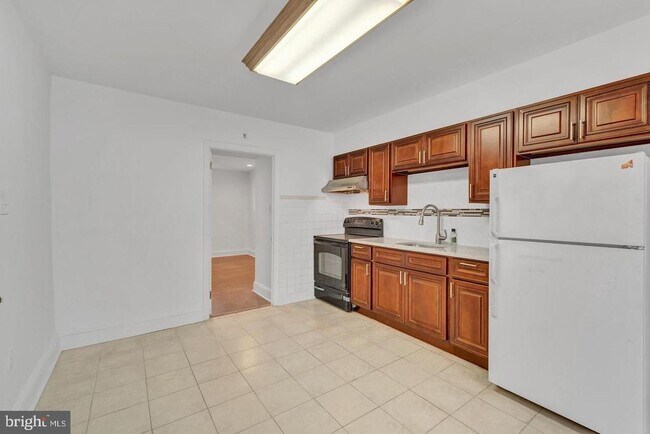 Building Photo - 1730 S 16th St