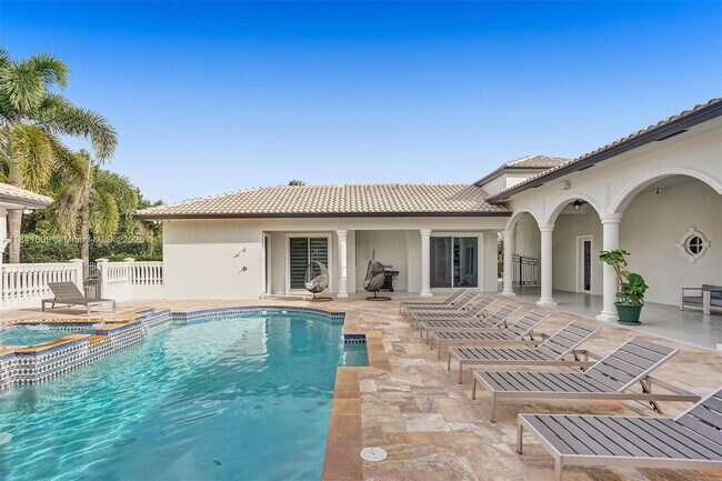 Building Photo - 13751 Pine Meadow Ct