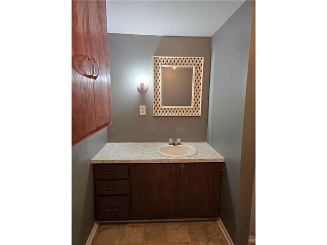 Building Photo - 506 W Brooks St