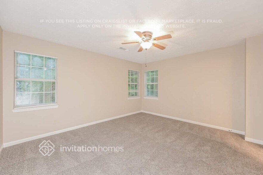 Building Photo - 4220 E Meadow Dr