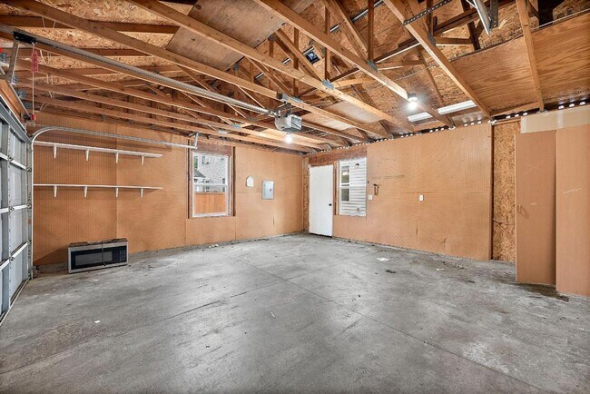 Building Photo - Cozy DuPont Home with Fenced Yard, 2-Car Garage & Minutes to JBLM!