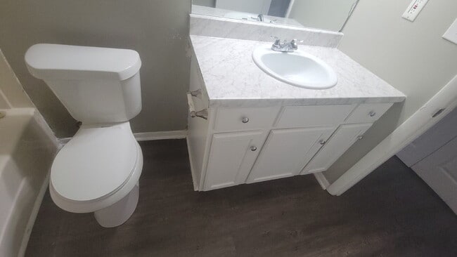 Building Photo - 906 Candlewood Dr NW