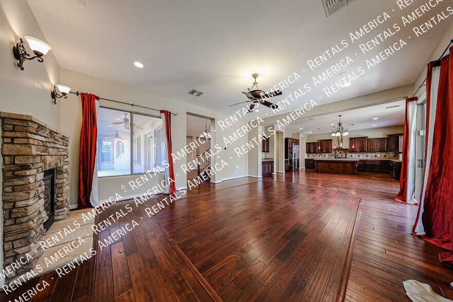 Building Photo - 130 W Tonto Dr