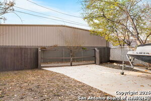 Building Photo - 1219 N Olive St