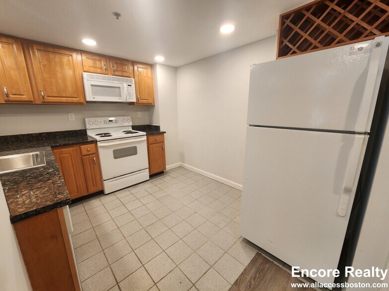 Building Photo - 24 Queensberry St