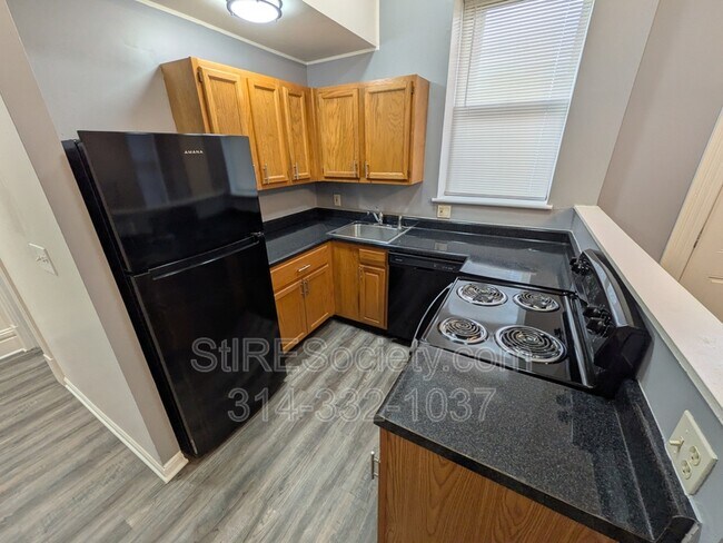 Building Photo - 2012 Oregon Ave