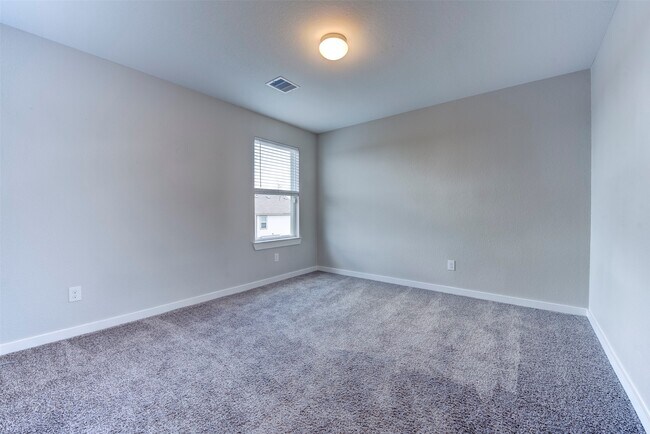 Building Photo - 40828 Mostyn Hill Dr