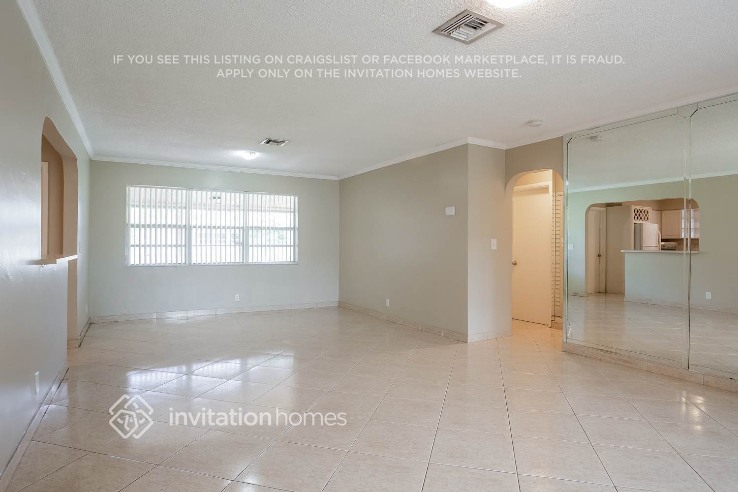 Building Photo - 1313 N Park Rd