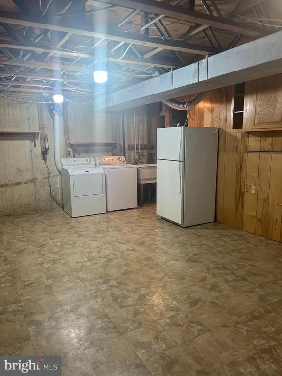 Building Photo - 12140 Bentridge Pl