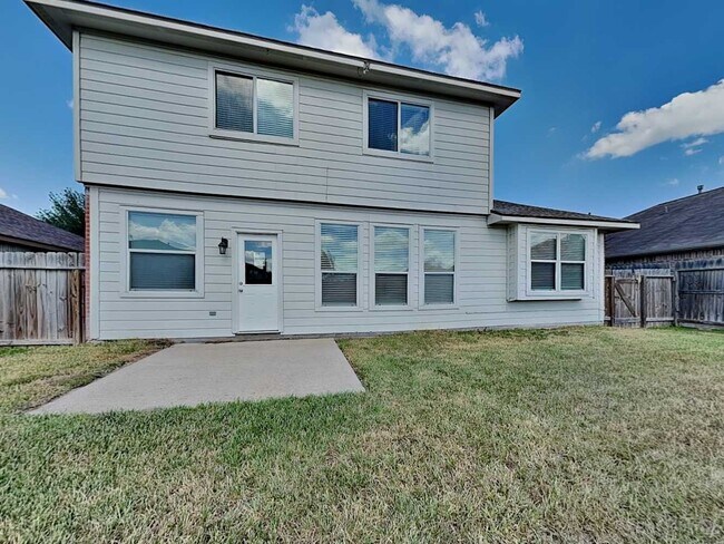 Building Photo - 20115 Goldlake Dr