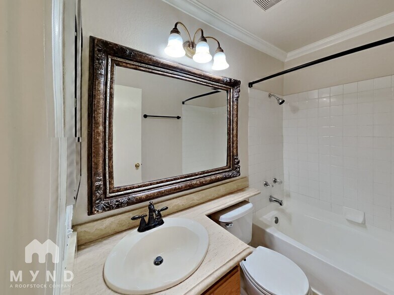 Building Photo - 7599 W Diablo Dr