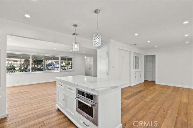 Building Photo - 1056 E Orange Grove Ave