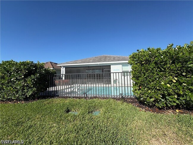 Building Photo - 2458 Orchard St