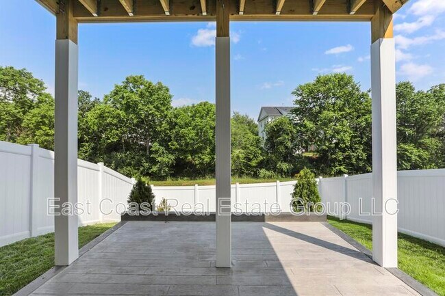 Building Photo - 163 Cooperage Rd