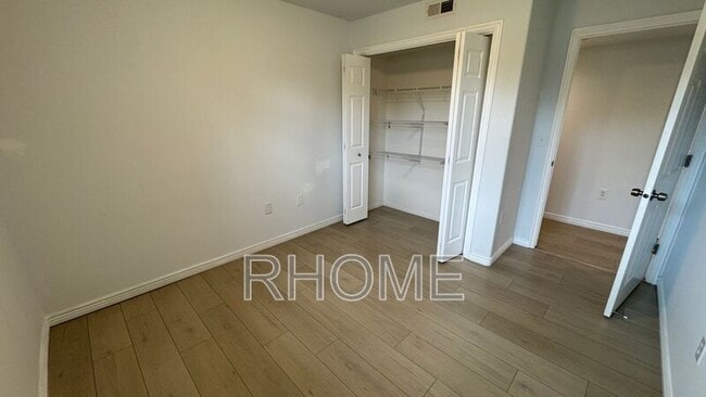 Building Photo - 1617 W Treille Ct