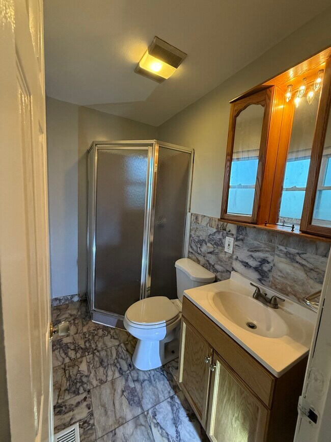 Building Photo - 2353 Blue Heron Dr