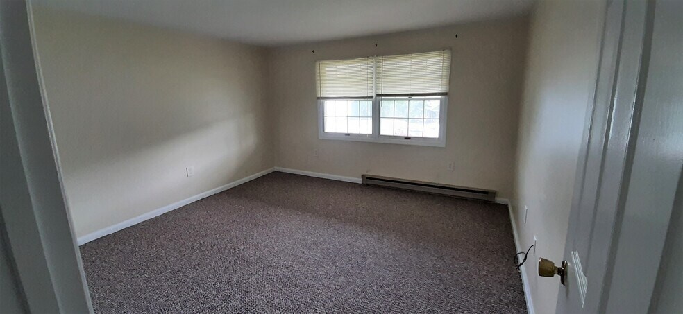 Building Photo - 488 Cedarcrest Dr