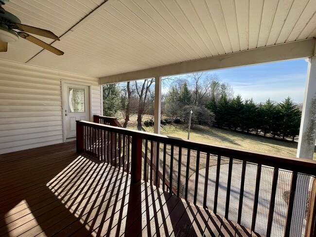 Building Photo - 2421 Old Forest Rd