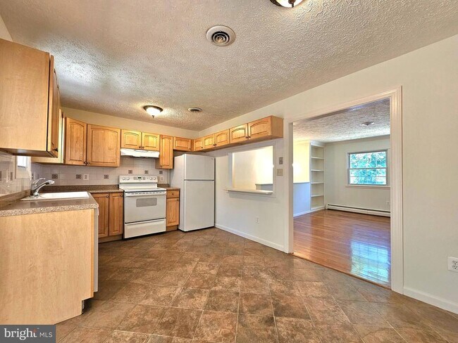 Building Photo - 4123 Glendale Rd