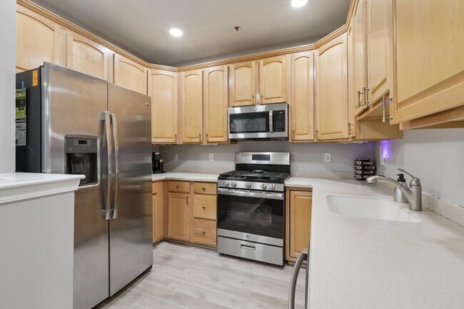 Building Photo - 351 Oswego Ct