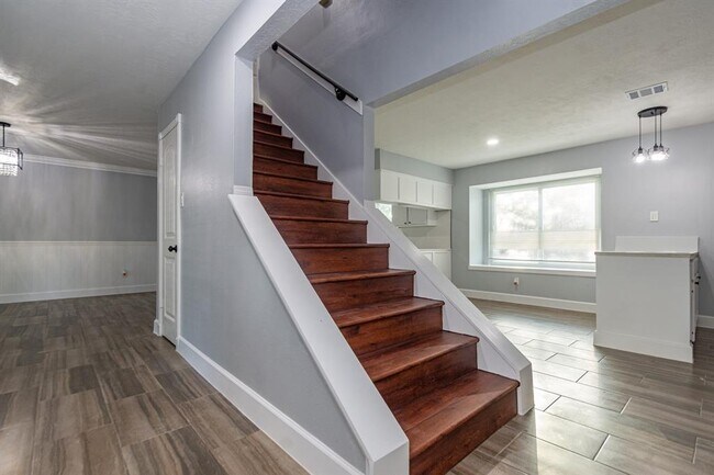Building Photo - 8611 Spruce Mill Dr