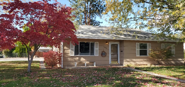 Primary Photo - 1301 Cedar Ave
