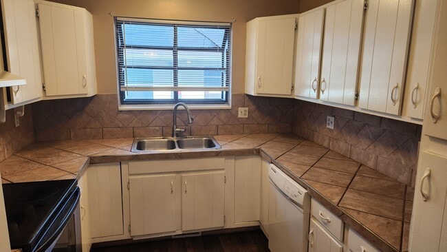 Building Photo - 2442 W 6200 S
