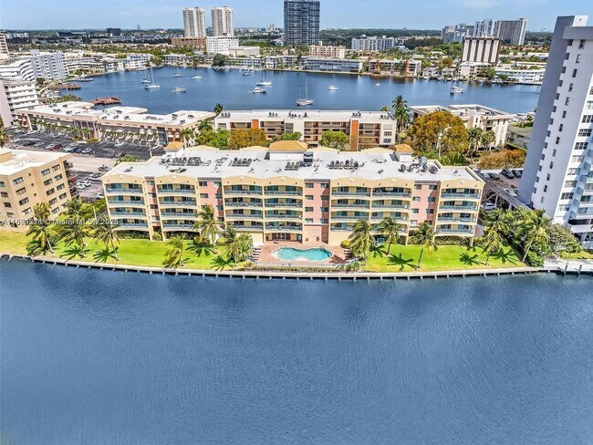 Building Photo - 201 Golden Isles Dr