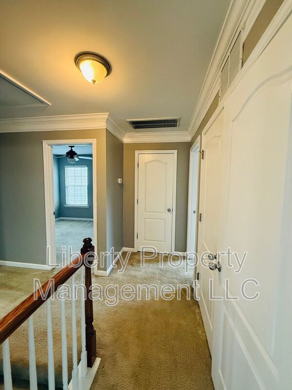 Building Photo - 103 River Oak St