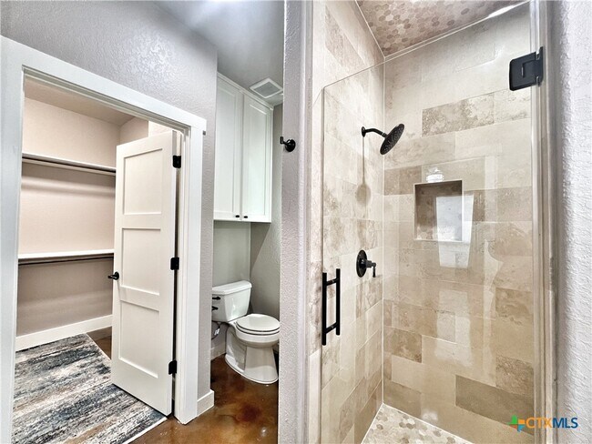 Building Photo - 1704 Gruene Vineyard Crossing