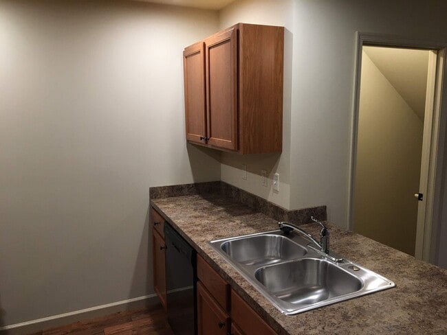 Building Photo - Beautiful 3 Bedroom Townhome in Mt. Joy