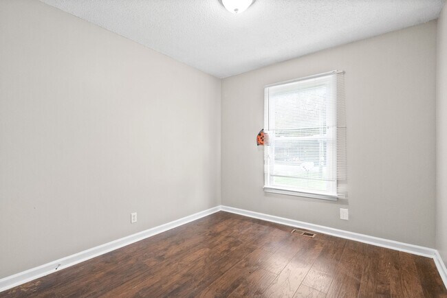 Building Photo - 135 E St