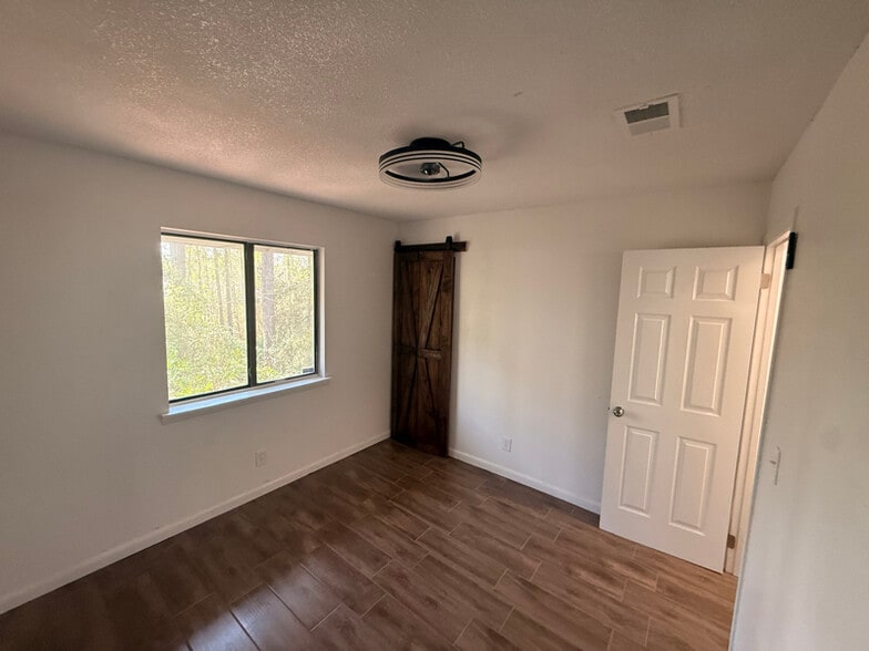 Building Photo - 119 Sea Parc St